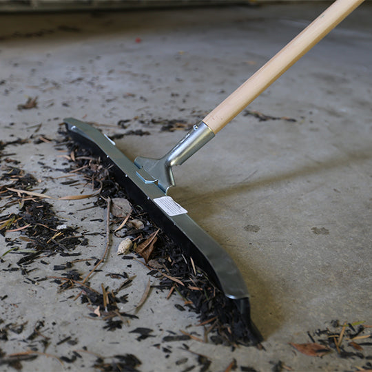 ettore-curved-steel-floor-squeegee-heavy-duty-liquid-removal-tool image 2