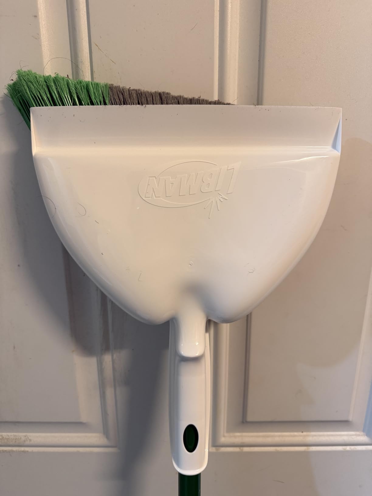 Great broom, but dustpan could be better