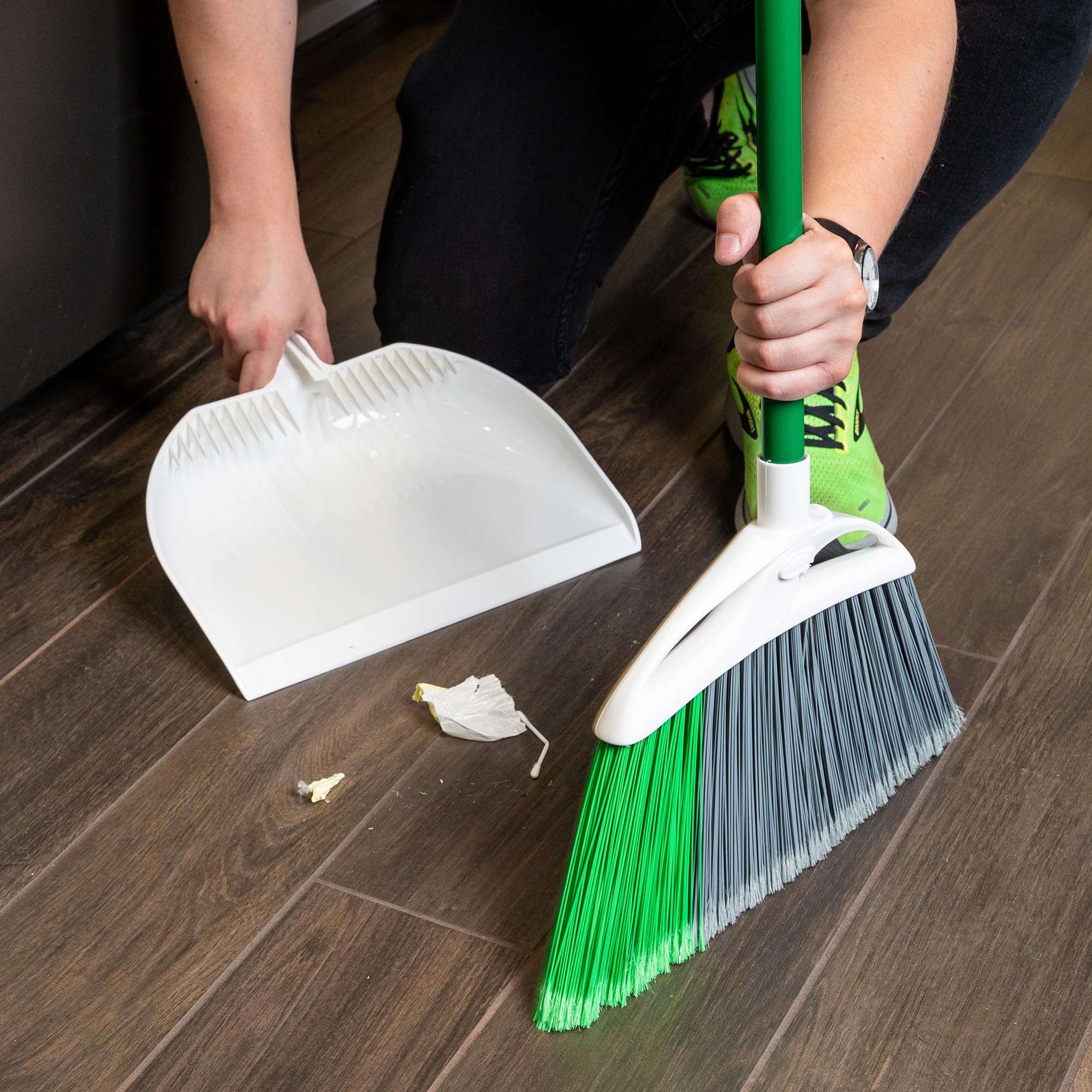 libman-xl-indoor-outdoor-angle-broom-with-clean-fibers-dustpan image 4