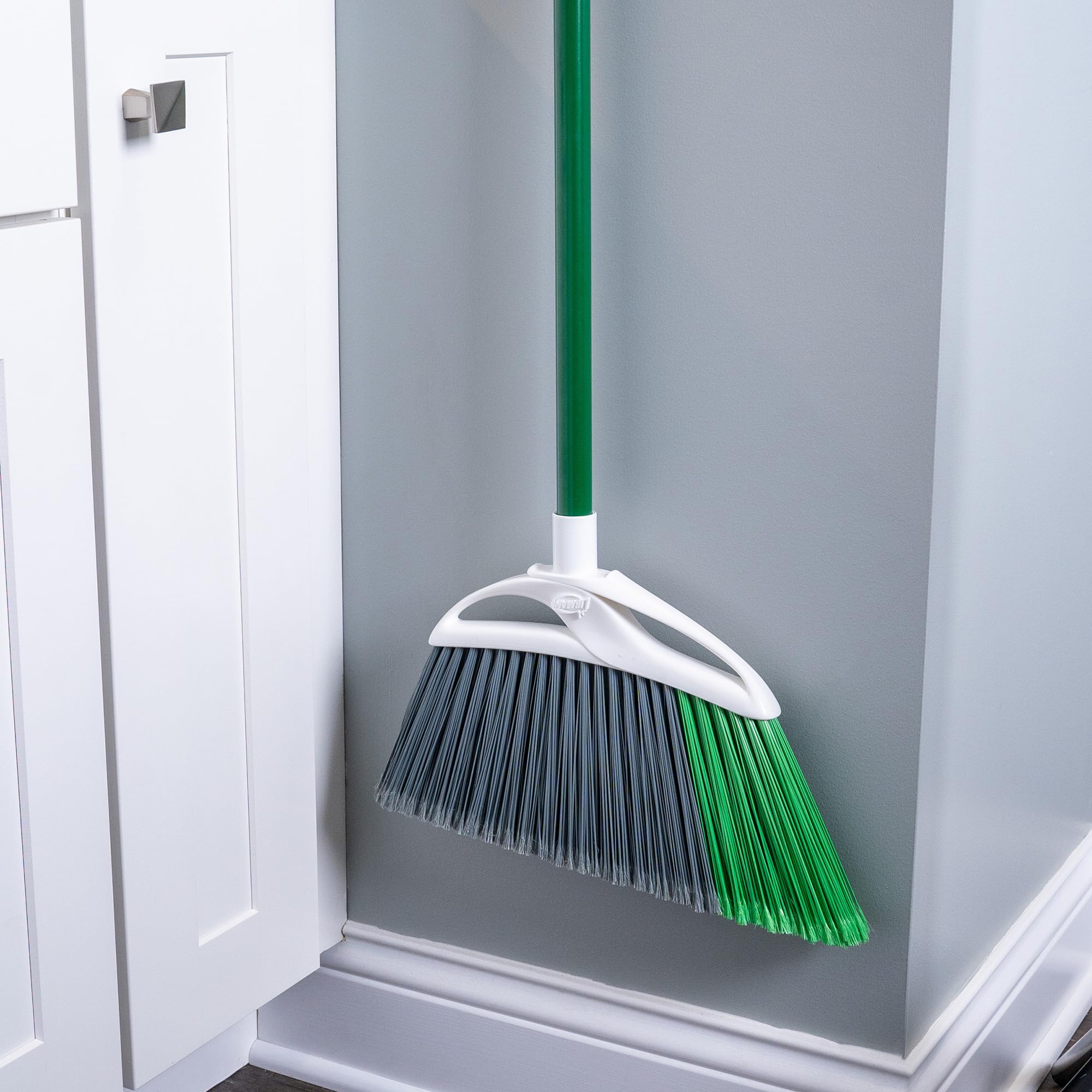 libman-xl-indoor-outdoor-angle-broom image 6