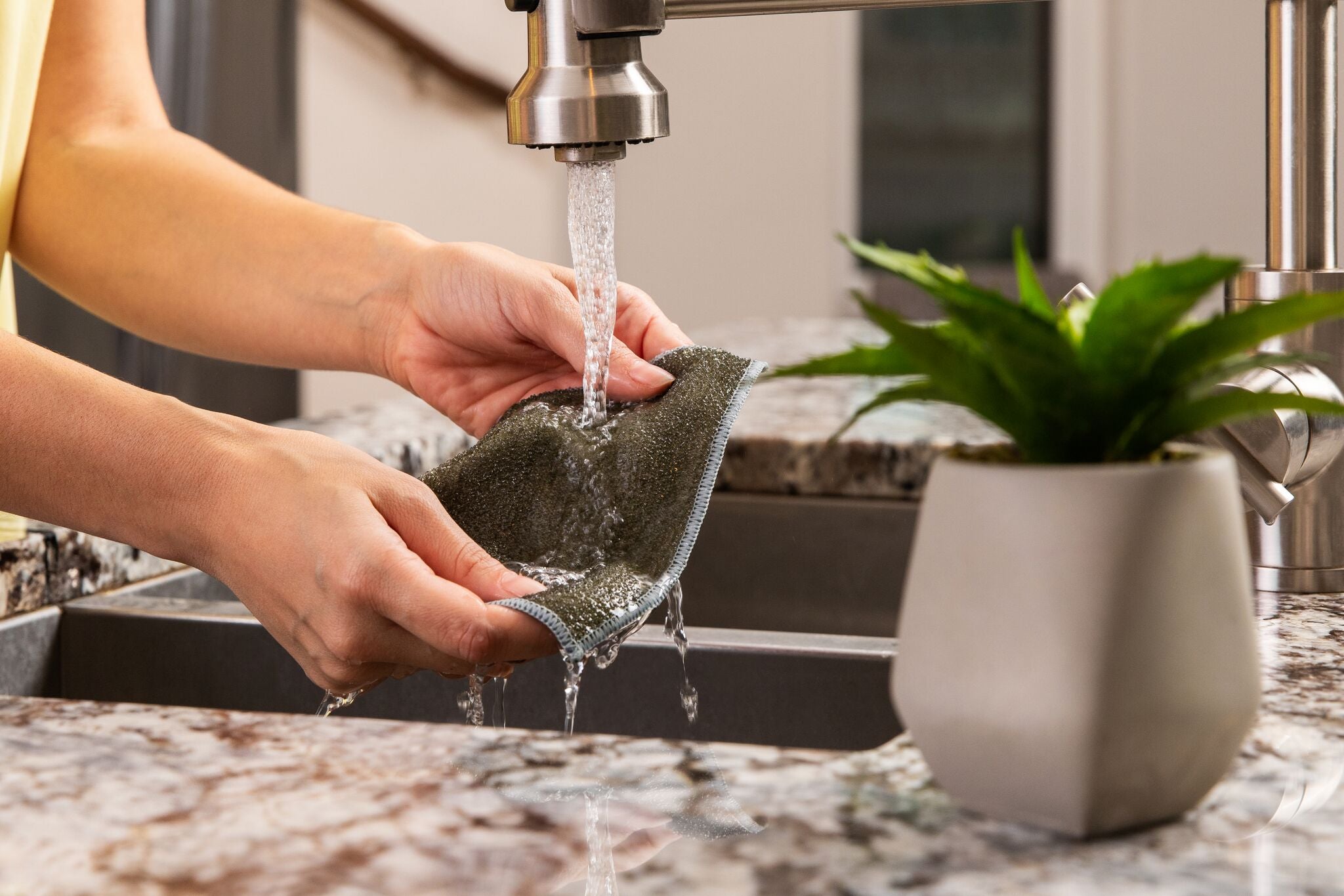 microfiber-wholesale-4-x-6-buff-home-microfiber-scrubber-dish-cloth image 7