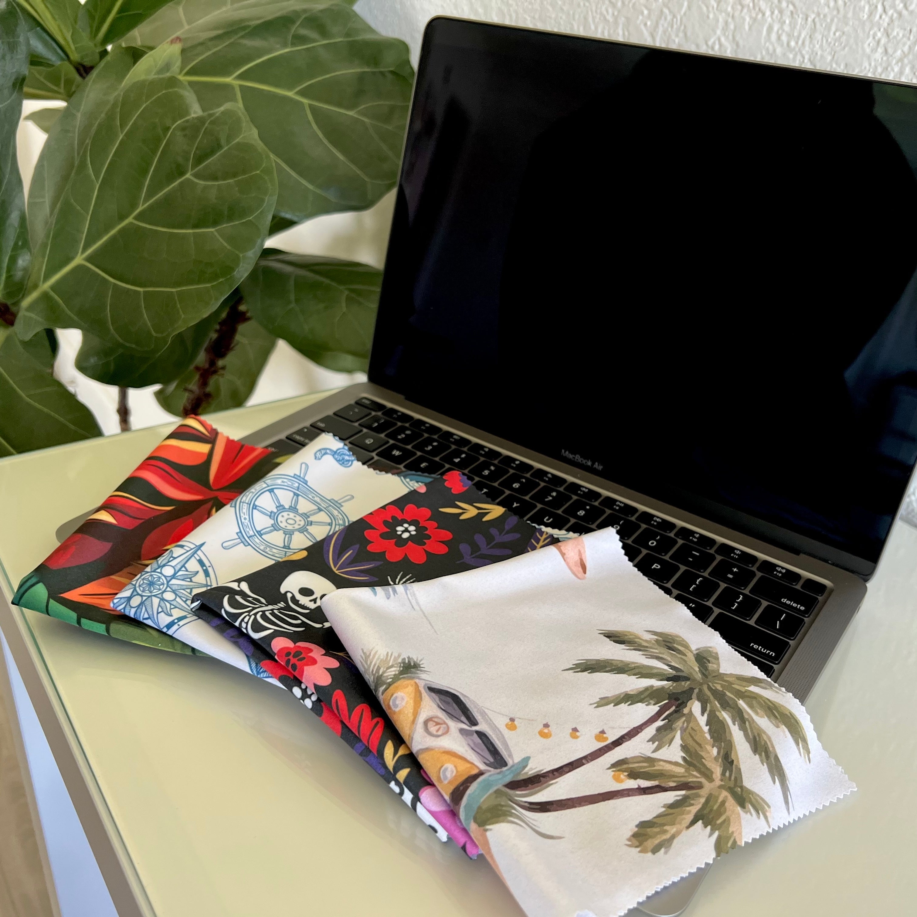 microfiber-wholesale-printed-10-x10-microfiber-silk-cloth-custom-logo image 4