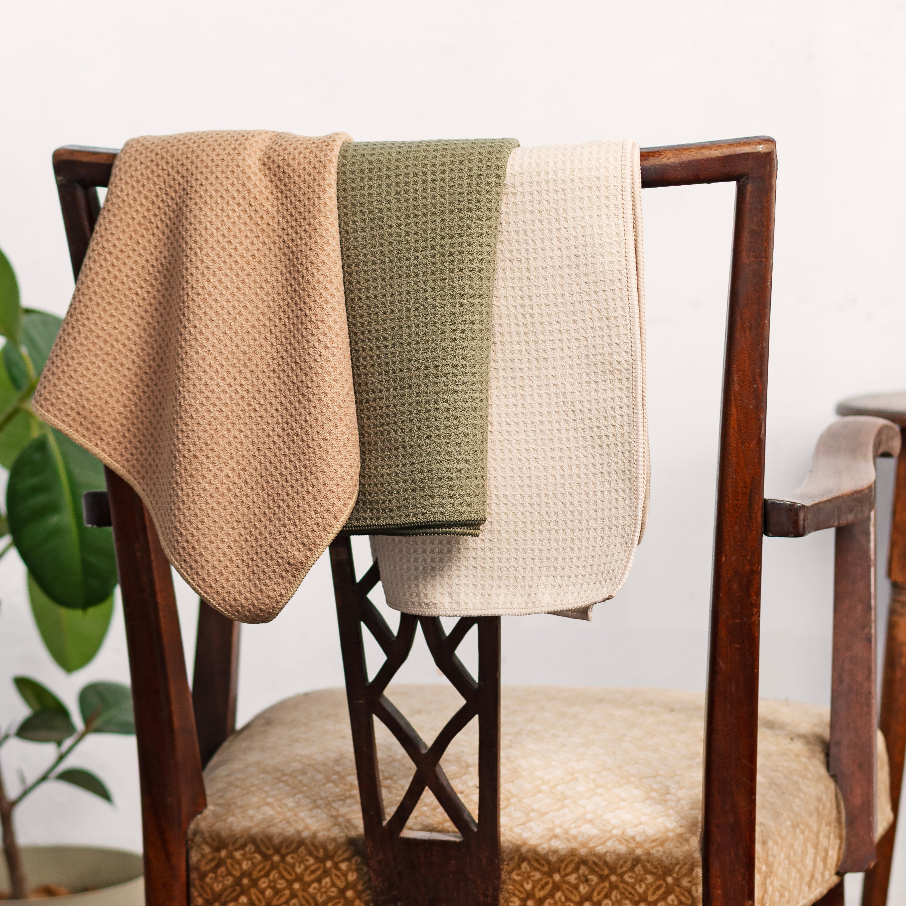 microfiber-wholesale-16-x24-microfiber-waffle-weave-towel-6-pack-for-streak-free image 3