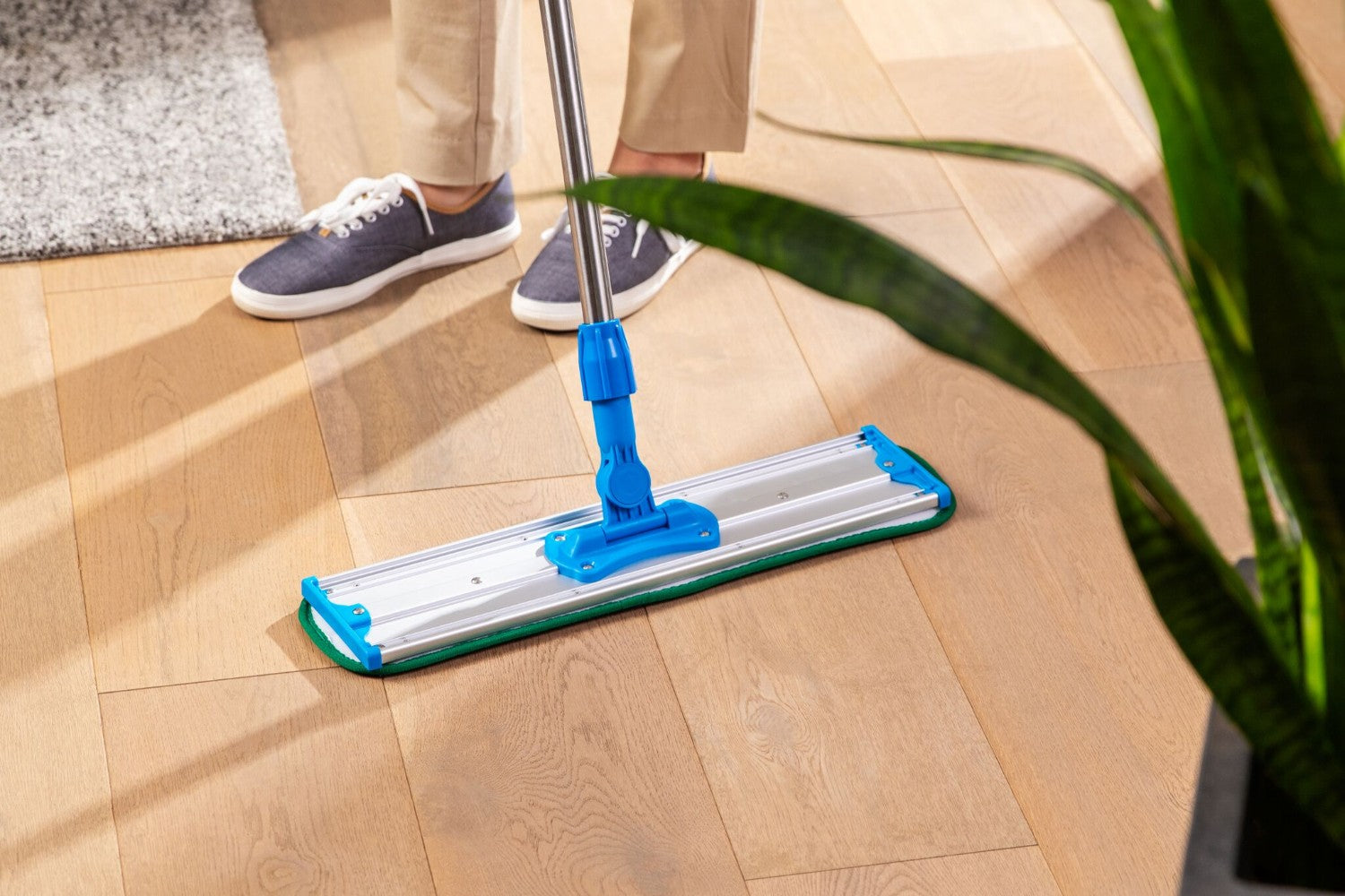 microfiber-wholesale-18-color-coded-microfiber-wet-mop-pads-3-pack image 5