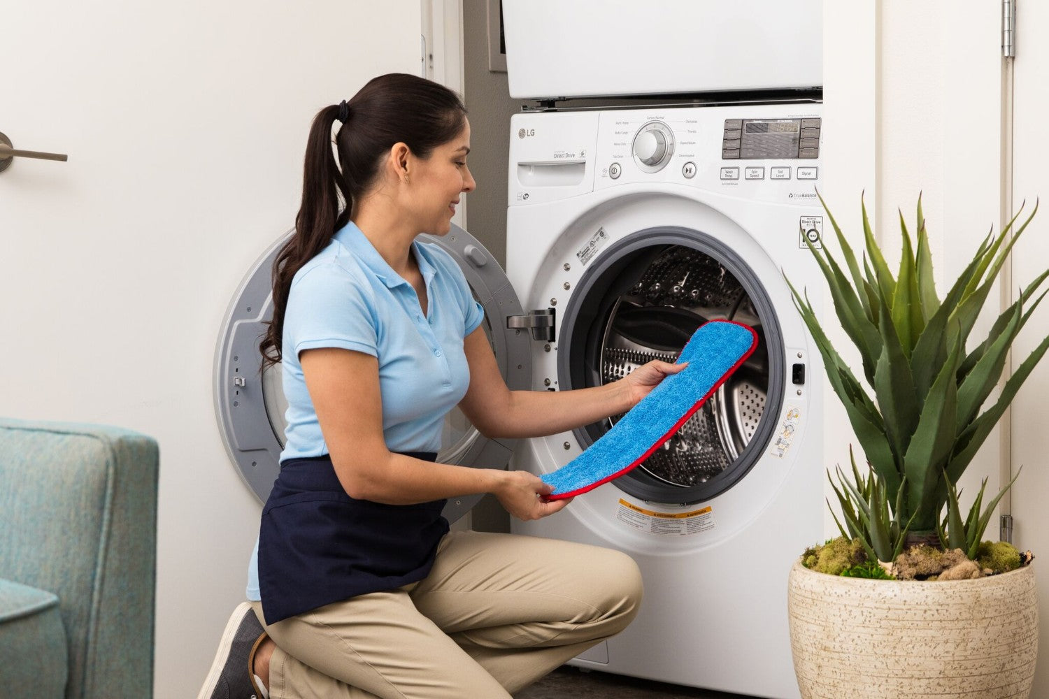 microfiber-wholesale-18-color-coded-microfiber-wet-mop-pads-3-pack image 6